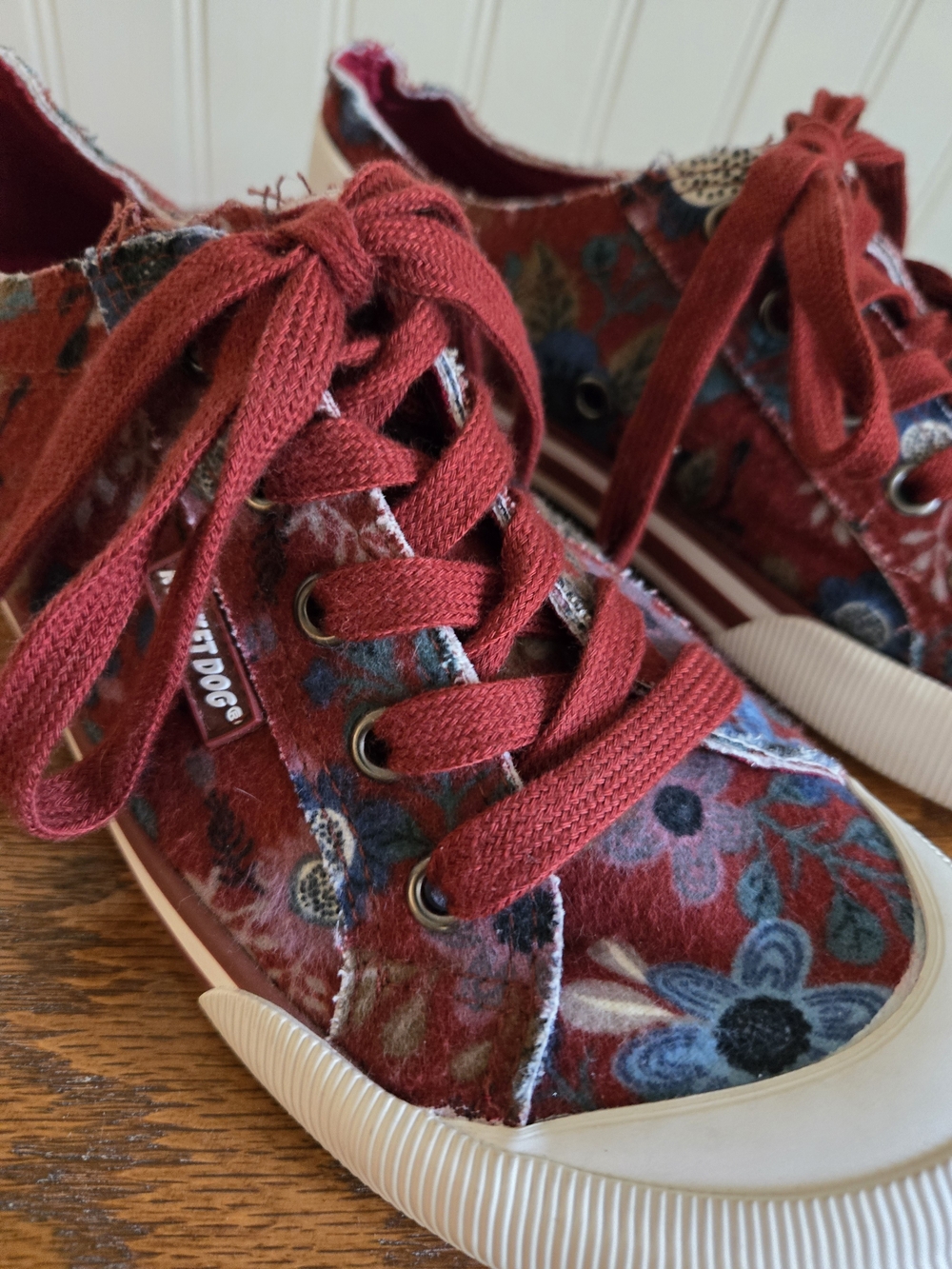 Rocket Dog Women's Floral Low-Top Canvas Sneakers in Deep Red - Picture 4 of 9